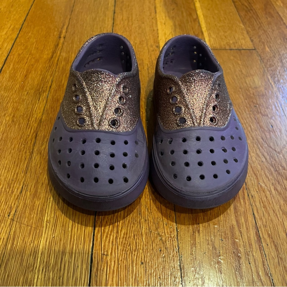 Toddler Purple Glitter Natives (small defect) - Size 8